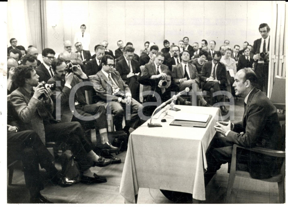 Fotografia d epoca originale 1973 PARIS ValÃ©ry GISCARD D ESTAING in conferenza stampa preelettorale Foto 1