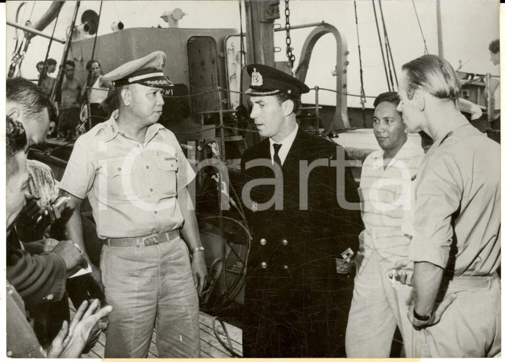 Fotografia d epoca originale 1959 PHILIPPINES Russian ship NAKHODKA detained after storm  Captain BARABANOV 1