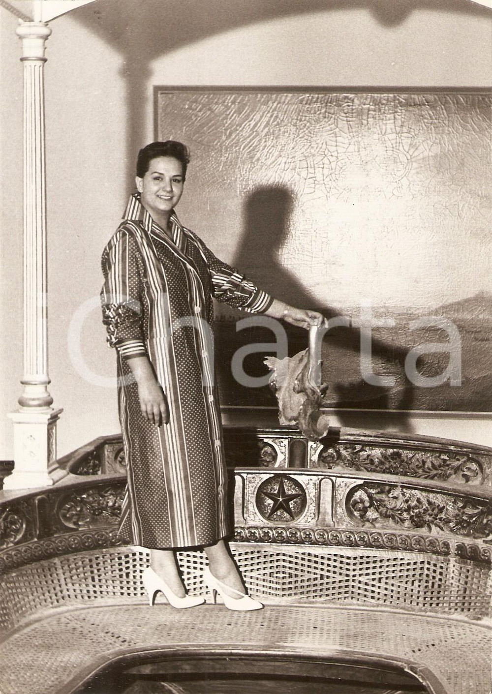 Fotografia d epoca originale 1965 ca FESTIVAL CANZONE NAPOLETANA Maria PARIS visita Museo di San Martino Foto 1