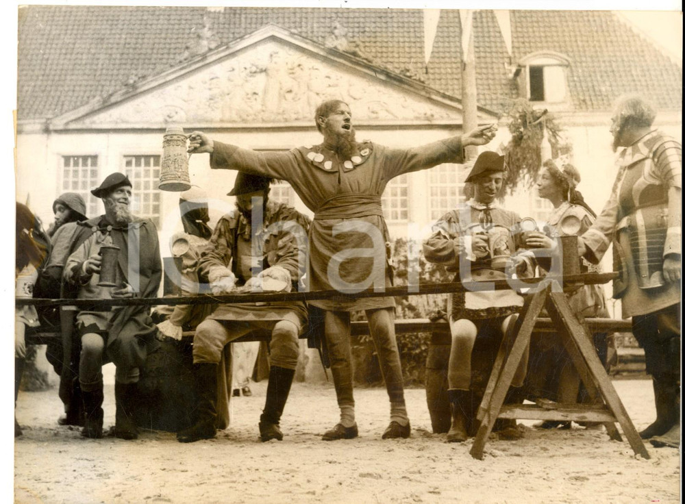 Fotografia d epoca originale 1953 DORNUM FRISIA   A scene from Klaus StÃ¶rtebeker Photo 20x15 cm 1