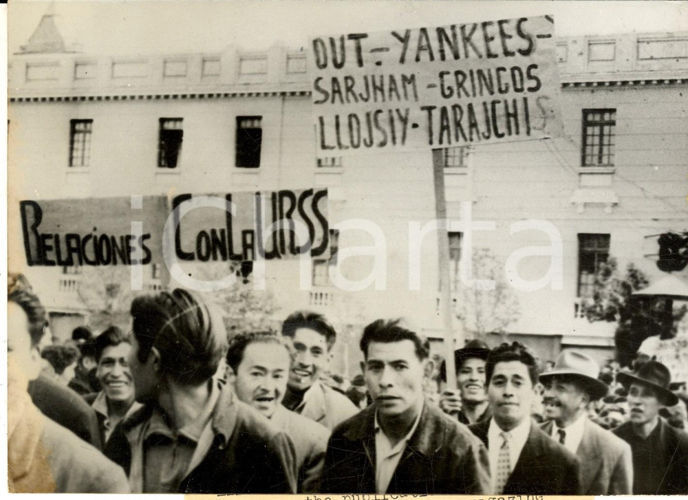 Fotografia d epoca originale 1959 LA PAZ BOLIVIA AntiAmerican riots with banners OUT YANKEES Photo 1