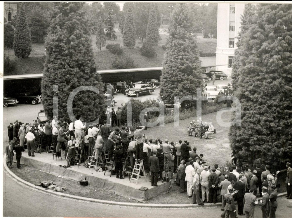 Fotografia d epoca originale 1955 GENEVE PALAIS DES NATIONS Fotografi all opera durante un evento ufficiale 1