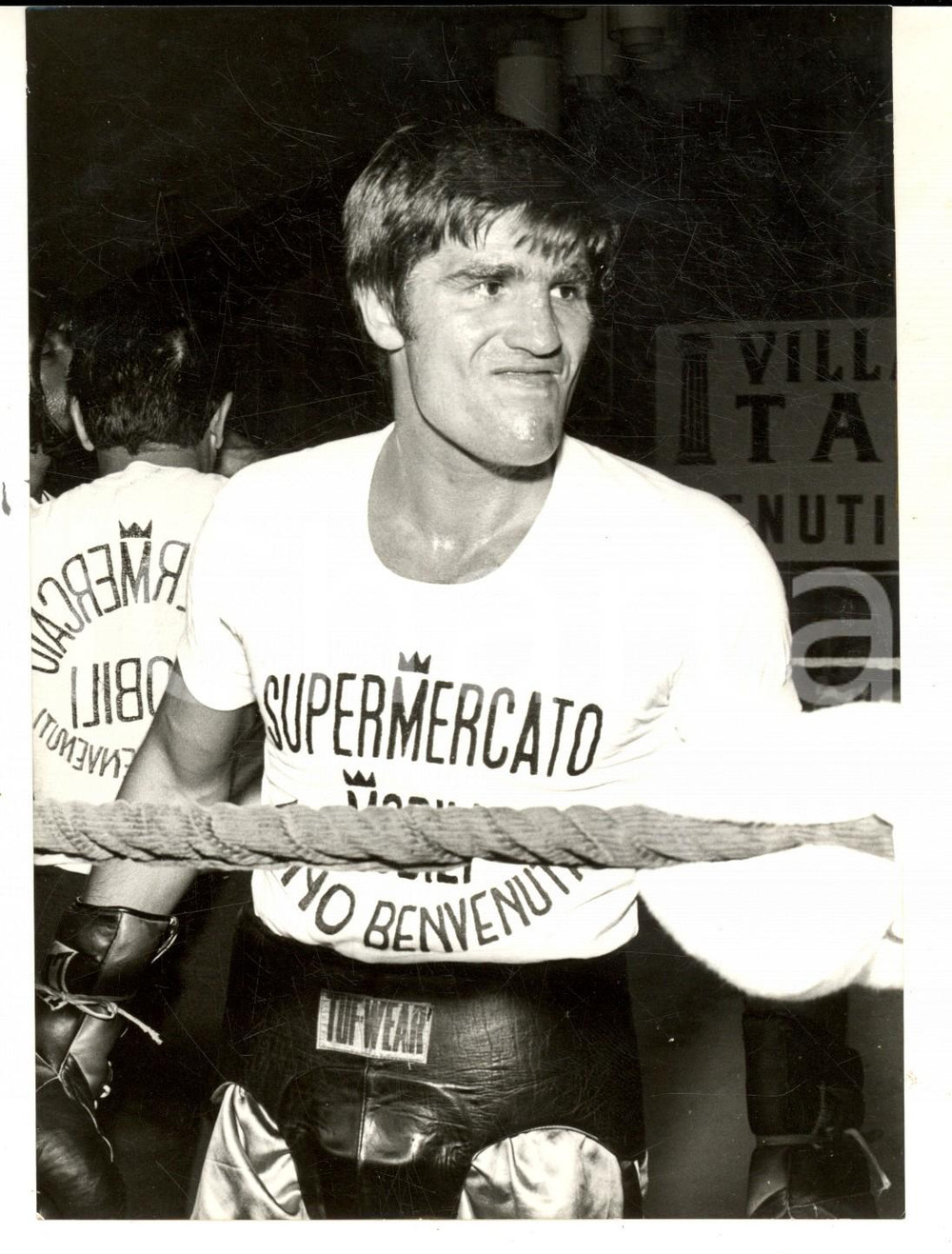 Fotografia d epoca originale 1967 NEW YORK BOXE Nino BENVENUTI si allena al VILLAGGIO ITALIA Foto 18x13 cm 1
