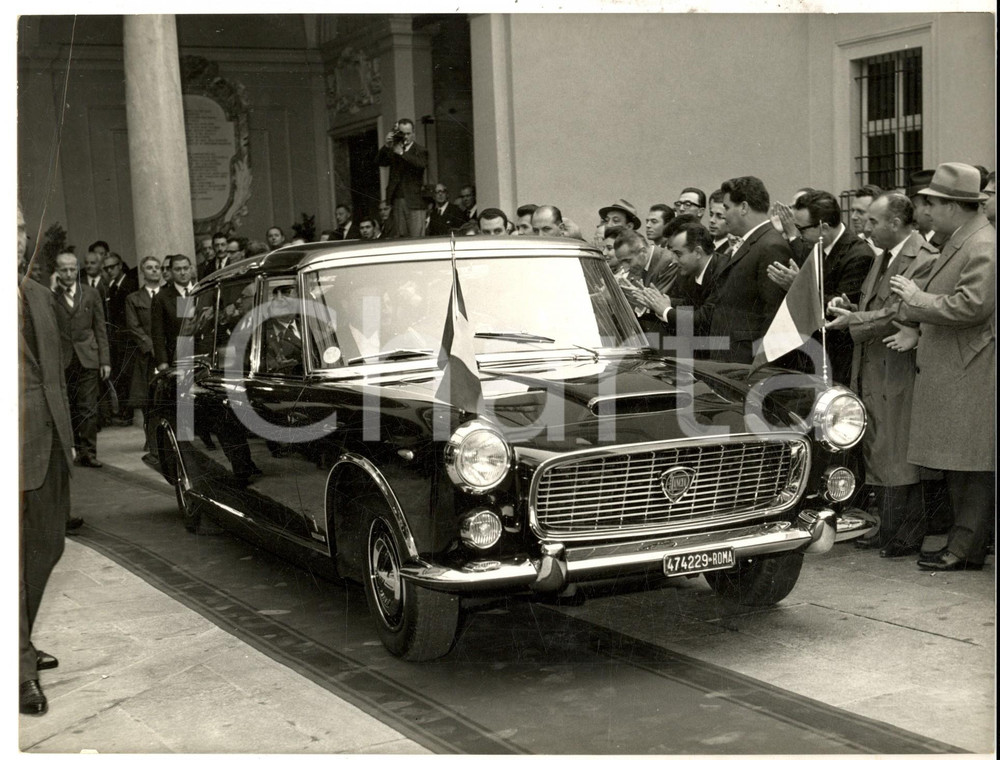 1963 TORINO Salone Automobile - Arrivo di Antonio SEGNI su Flaminia PININFARINA