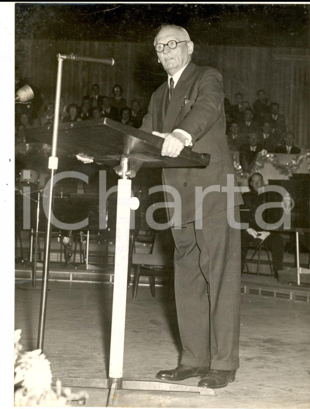 Fotografia d epoca originale 1957 LONDON Field Marshal Bernard MONTGOMERY speaks at ALAMEIN reunion Photo 1