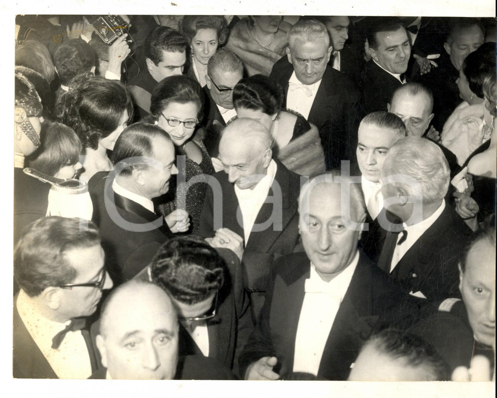 Fotografia d epoca originale 1963 MILANO TEATRO ALLA SCALA Presidente Antonio SEGNI alla prima Foto 24x18 cm 1