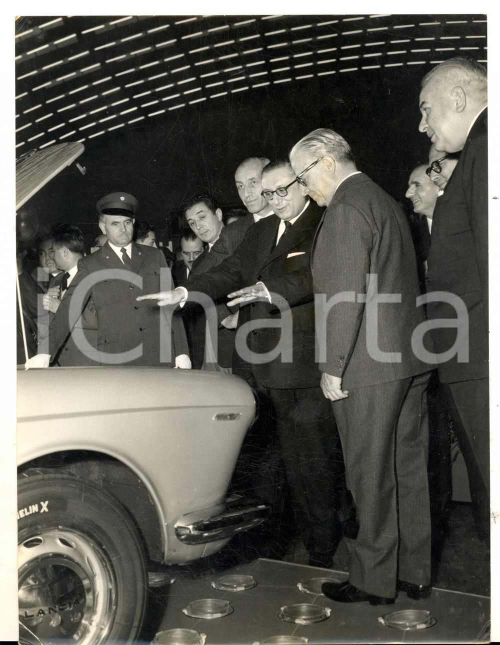 Fotografia d epoca originale 1961 TORINO Salone Automobile  Inaugurazione con Giovanni GRONCHI Foto 1