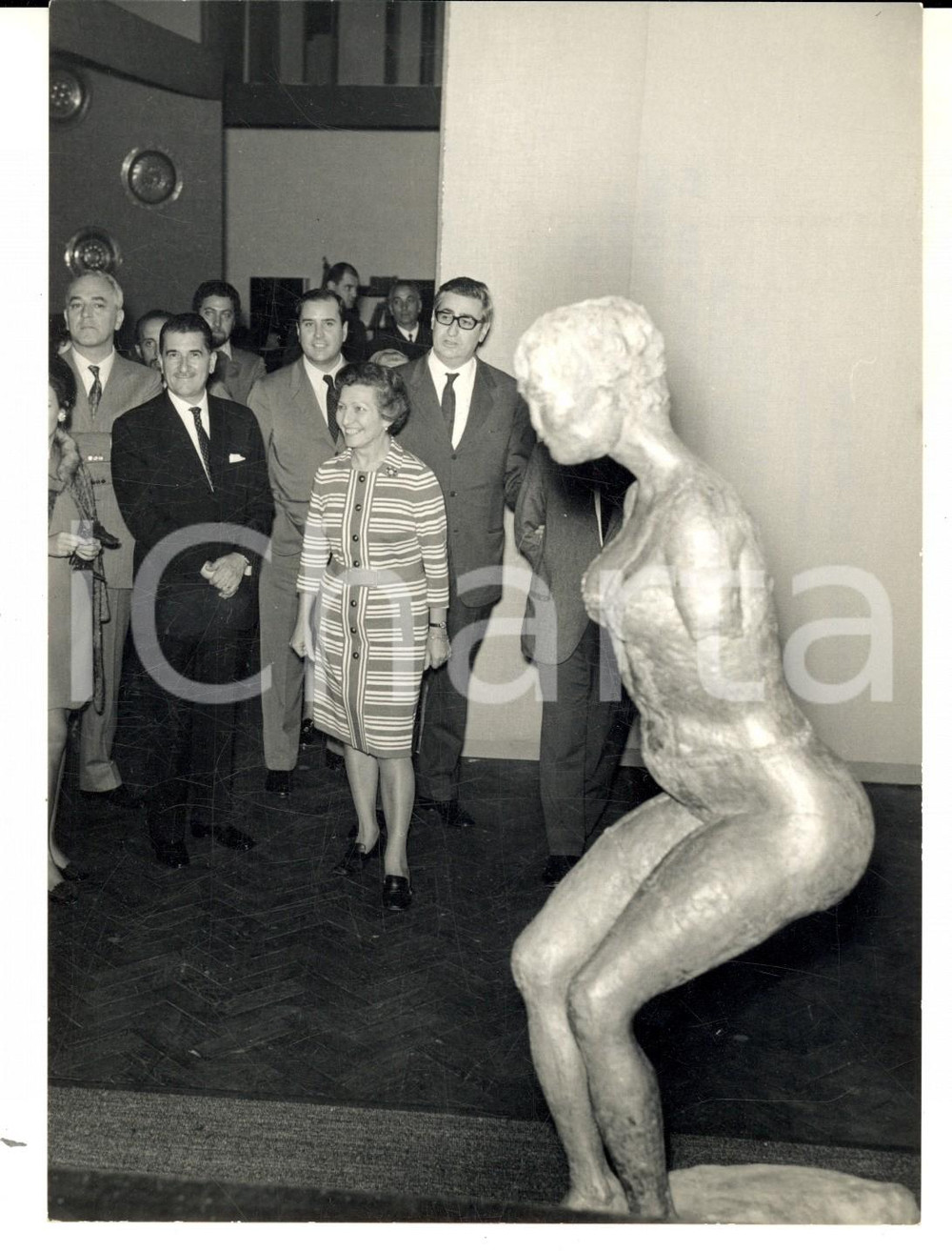 Fotografia d epoca originale 1969 MILANO TRIENNALE Sindaco Aldo ANIASI inaugura mostra La mia casa Foto 1