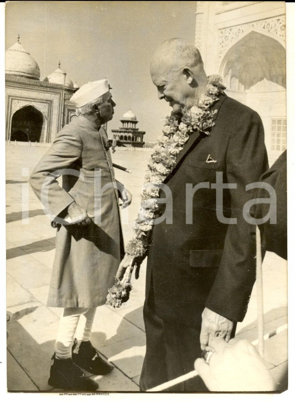 Fotografia d epoca originale 1959 INDIA Dwight EISENHOWER visita il TAJMAHAL con NEHRU Foto 14x18 cm 1
