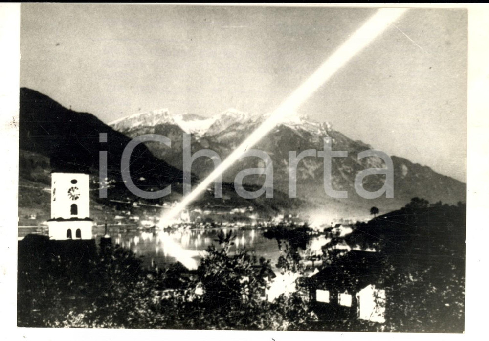 Fotografia d epoca originale 1963 SARNEN CH Il raggio della morte di ENGELKE sperimentato sul lago Foto 1