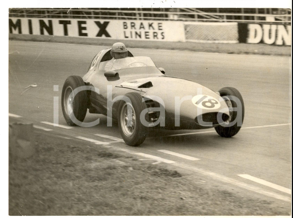 Fotografia d epoca originale 1956 GRAND PRIX SILVERSTONE FORMULA 1 Froilan GONZALEZ driving a Vanwall Photo 1