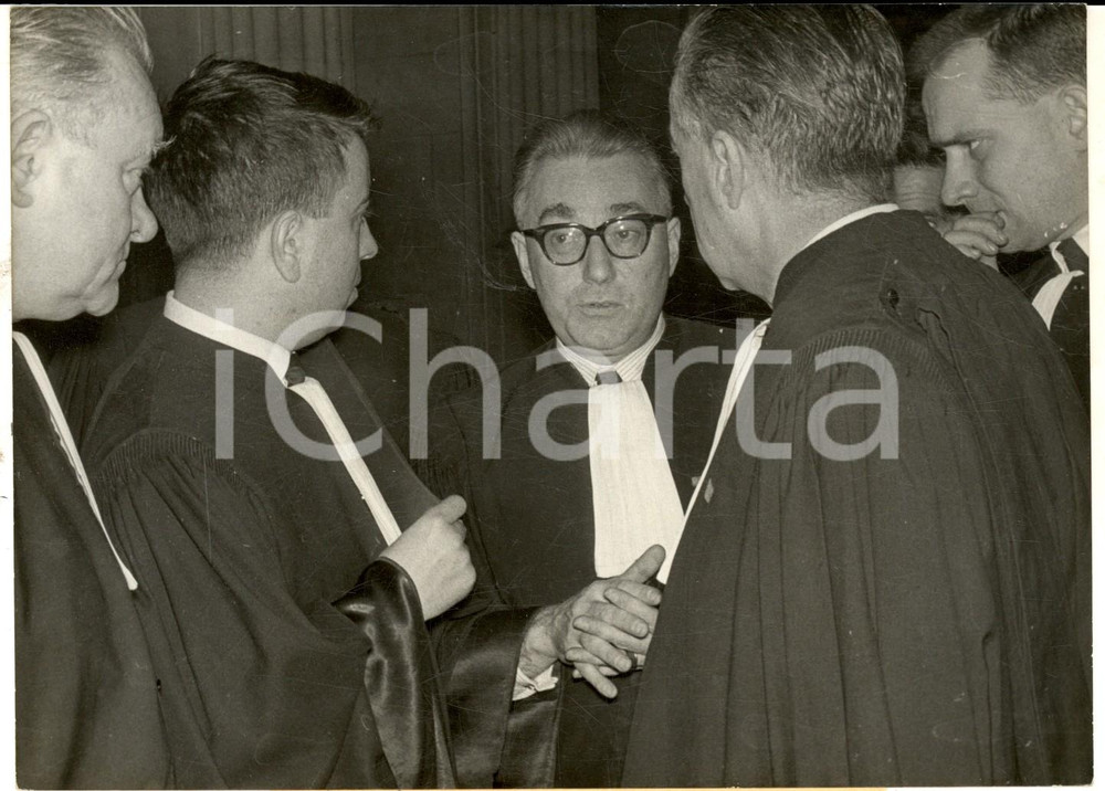 Fotografia d epoca originale 1960 ProcÃ¨s COMPLOT D ALGER Avocat Jean GALLOT avec ses collÃ¨gues Photo 1