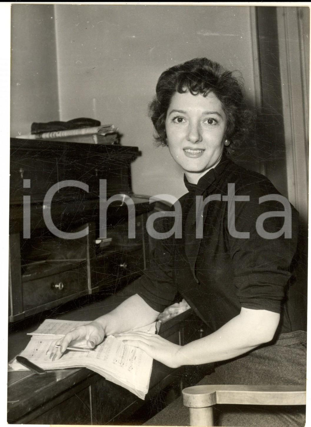 Fotografia d epoca originale 1955 ca PARIS OPERA Lena PASTOR Ã©tudie le rÃ´le de Pamina Photo 15x20 cm 1