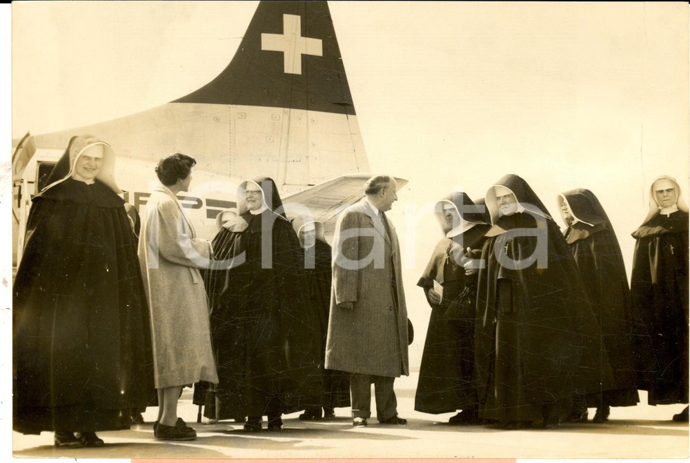 Fotografia d epoca originale 1954 INGENBOHL Ritorno suore della CROCE ROSSA da un incontro internazionale 1