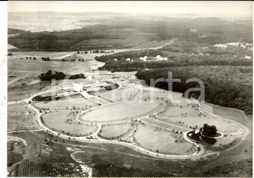 Fotografia d epoca originale 1960 SAINTAVOLD MOSELLE Le nouveau cimetiÃ¨re amÃ©ricain  Vue aÃ©rienne Photo 1