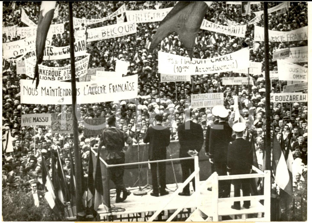 Fotografia d epoca originale 1960 ALGER Anniversaire 13 Mai  Discours maire Omar BOUHAROUA Paul DELOUVRIER 1