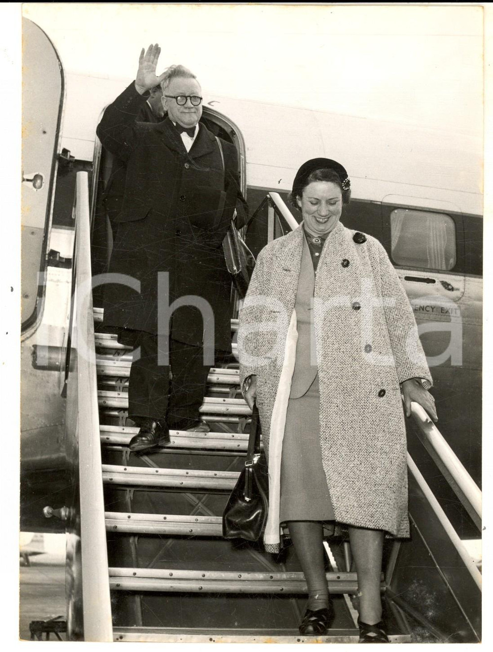 Fotografia d epoca originale 1955 ROMA CIAMPINO Arrivo dello statista Herbert MORRISON con la moglie Foto 1