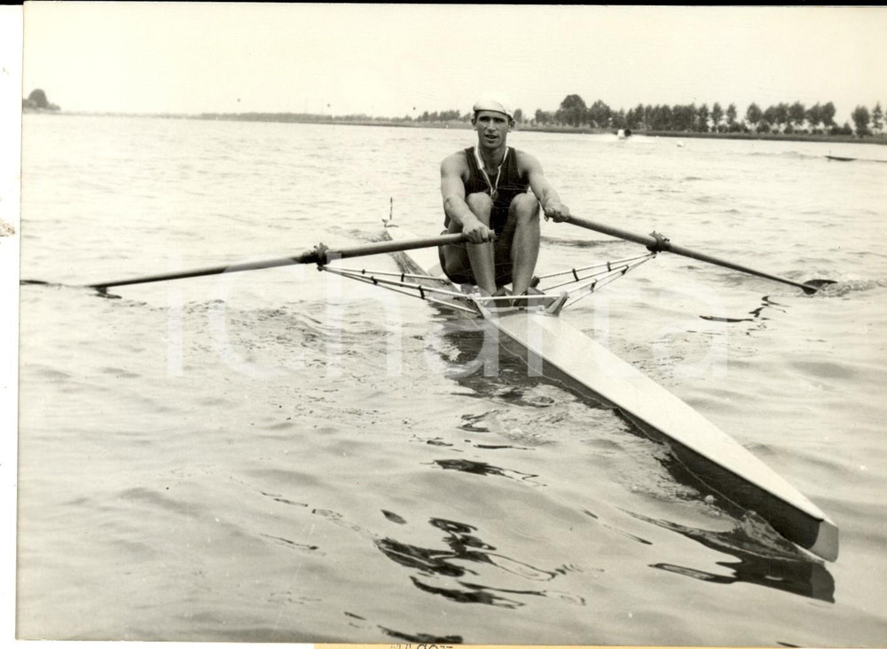 Fotografia d epoca originale 1959 MACON Europei CANOTTAGGIO  Vyaceslav IVANOV vincitore skiff  Foto 18x14 1
