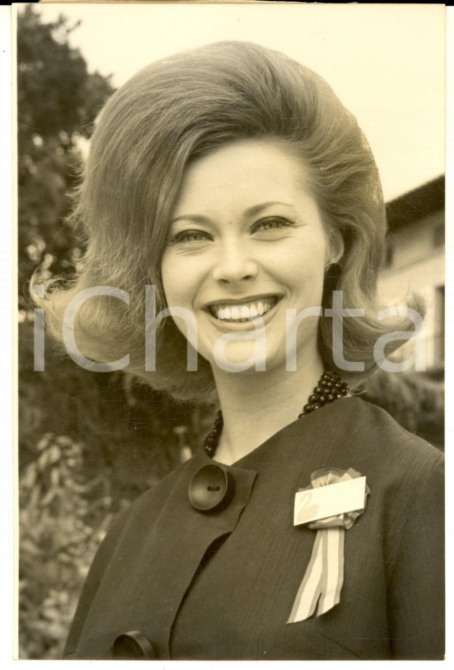 Fotografia d epoca originale 1963 PALMA DI MAIORCA Miss Svezia Monica RAGBY concorrente per MISS ONU Foto 1