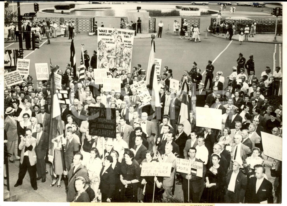 Fotografia d epoca originale 1959 NEW YORK Manifestazione anti sovietica davanti alla sede ONU Foto 18x14 cm 1