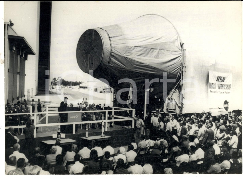 Fotografia d epoca originale 1972 HUNTINGTON BEACH USA Consegna officina orbitale per lo SKYLAB Foto 1