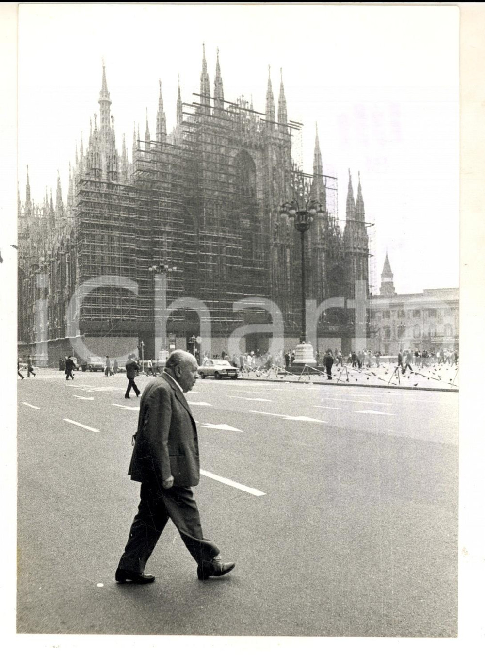 Fotografia d epoca originale 1972 MILANO Piazza Duomo chiusa al traffico con restauri in corso Foto 13x18 cm 1