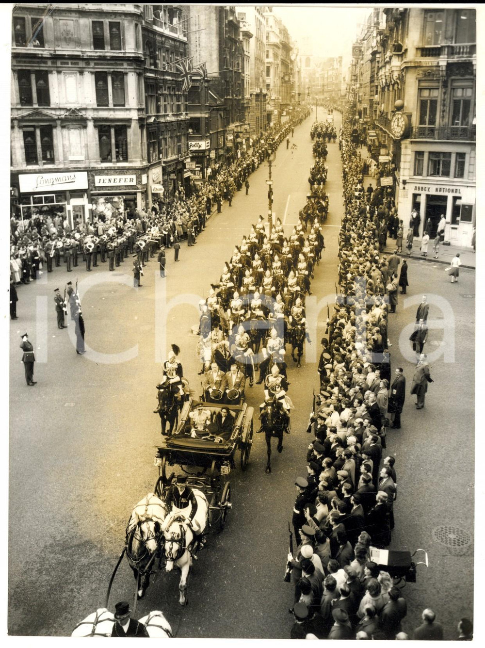 Fotografia d epoca originale 1960 LONDON King MAHENDRA of NEPAL in carriage procession  State visit  Photo 1