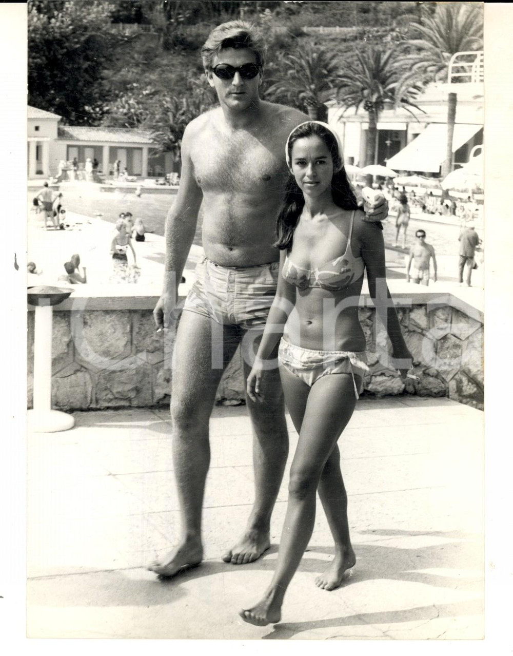 Fotografia d epoca originale 1965 MONTECARLO Il tennista e playboy JeanNoÃ«l GRINDA con la moglie Foto 13x18 1