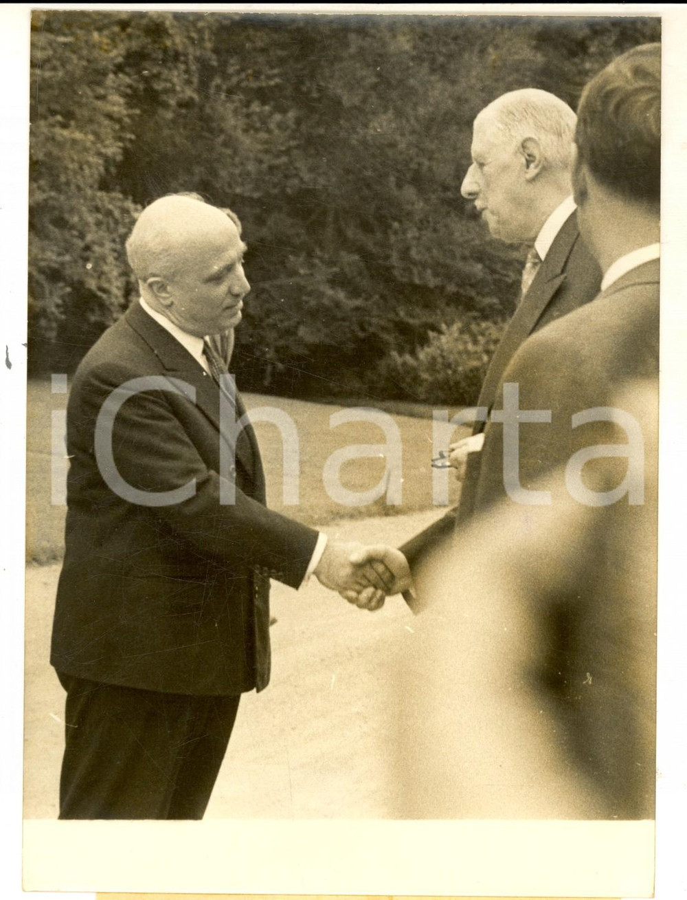 Fotografia d epoca originale 1960 CHATEAU RAMBOUILLET  Amintore FANFANI si congeda da Charles DE GAULLE Foto 1
