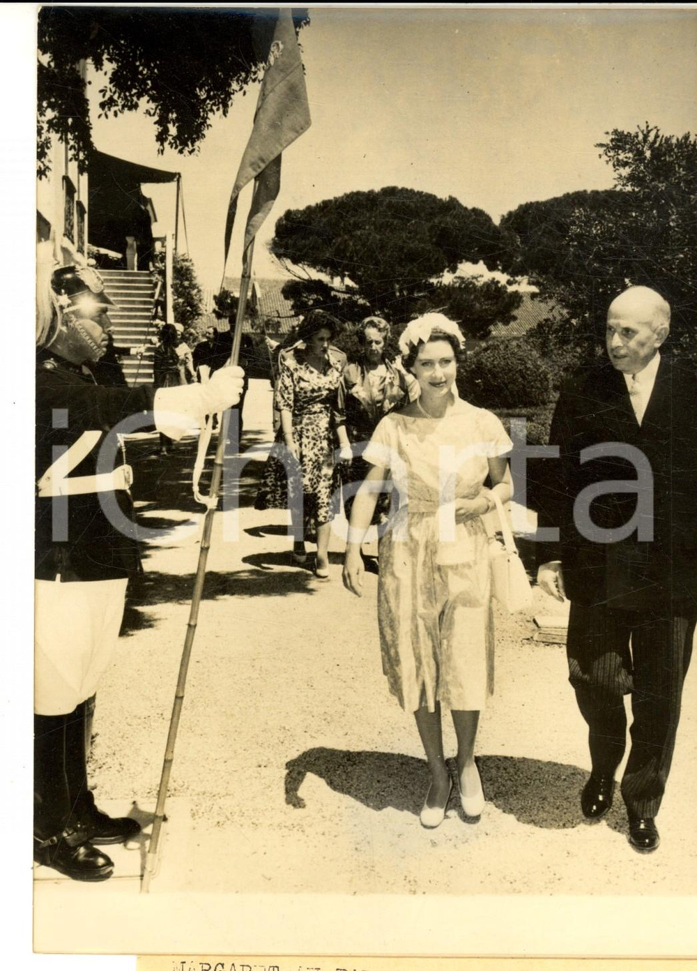 Fotografia d epoca originale 1959 LISBONA Principessa Margaret con il presidente Americo THOMAS Foto 14x18 1