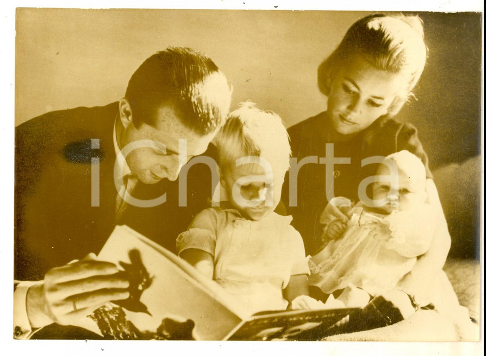 Fotografia d epoca originale 1962 BRUXELLES Alberto e Paola del Belgio con figli Filippo e Astrid DANNEGGIATA 1