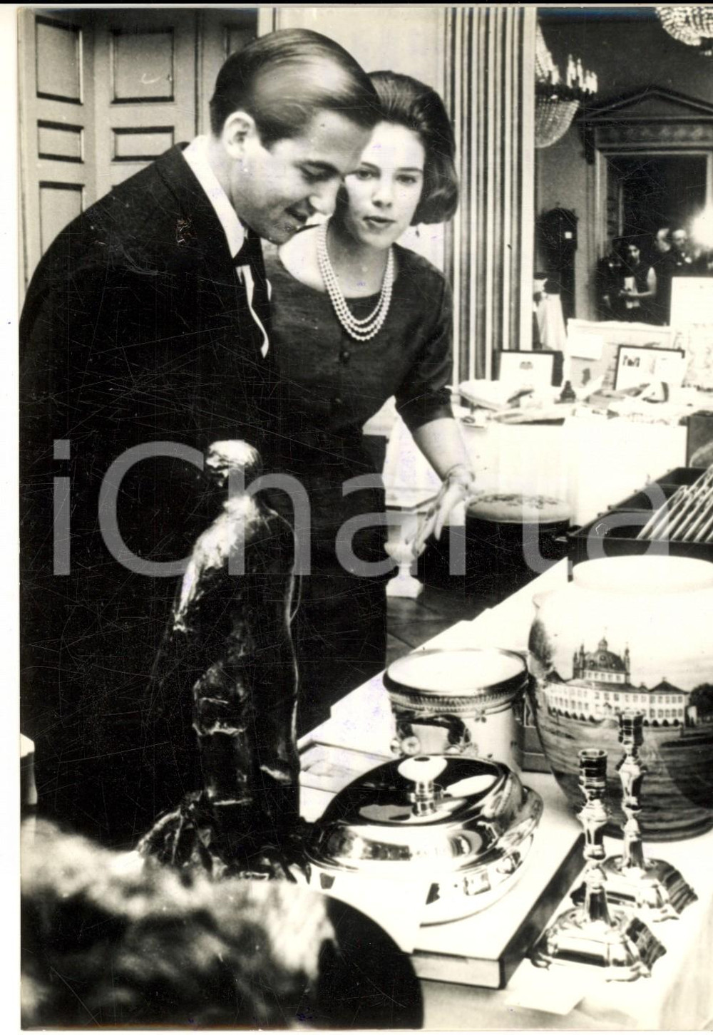 Fotografia d epoca originale 1964 ATENE I fidanzati Costantino di Grecia e Anna Maria di Danimarca Foto 1