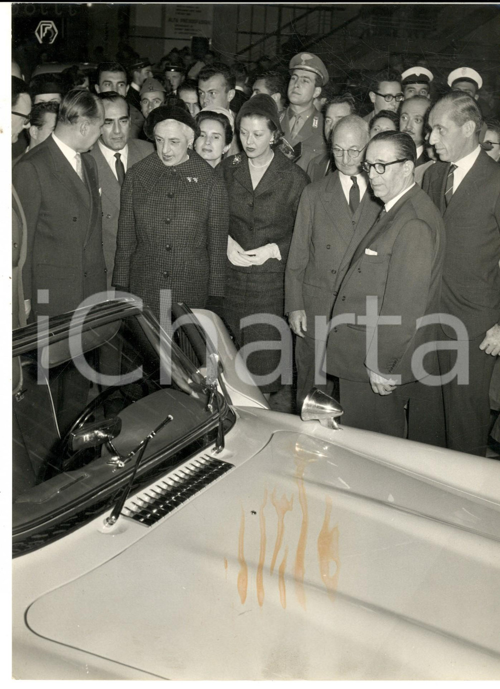 Fotografia d epoca originale 1957 TORINO Ambasciatore James David ZELLERBACH al Salone dell Auto DANNEGGIATA 1