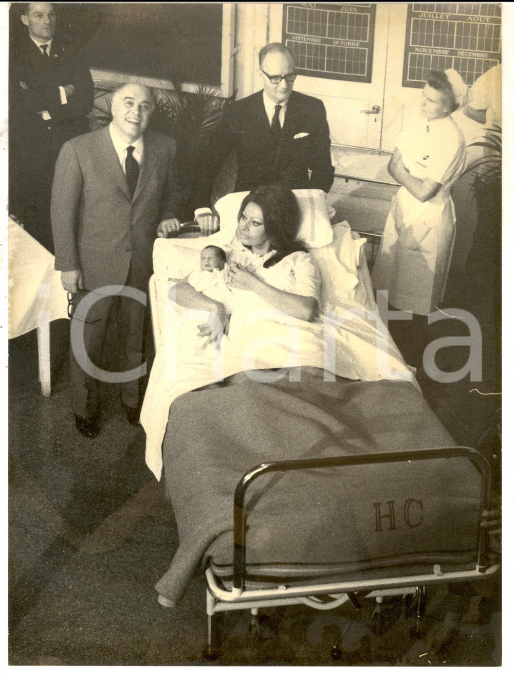Fotografia d epoca originale 1969 GINEVRA Sophia LOREN con Carlo PONTI e il figlio neonato Carlo PONTI jr 1