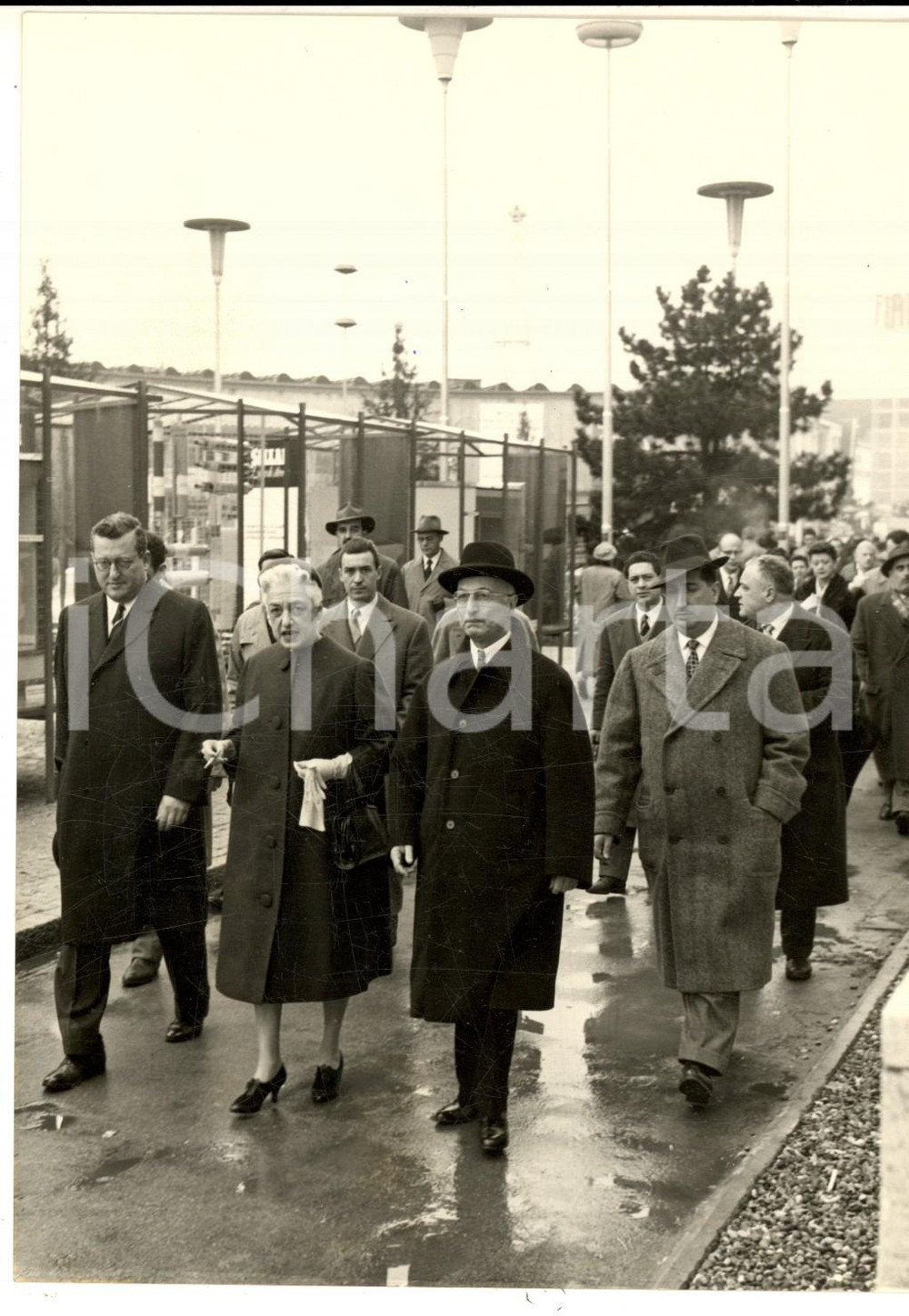 Fotografia d epoca originale 1958 MILANO Visita dell ambasciatore James David ZELLERBACH alla Fiera Foto 1