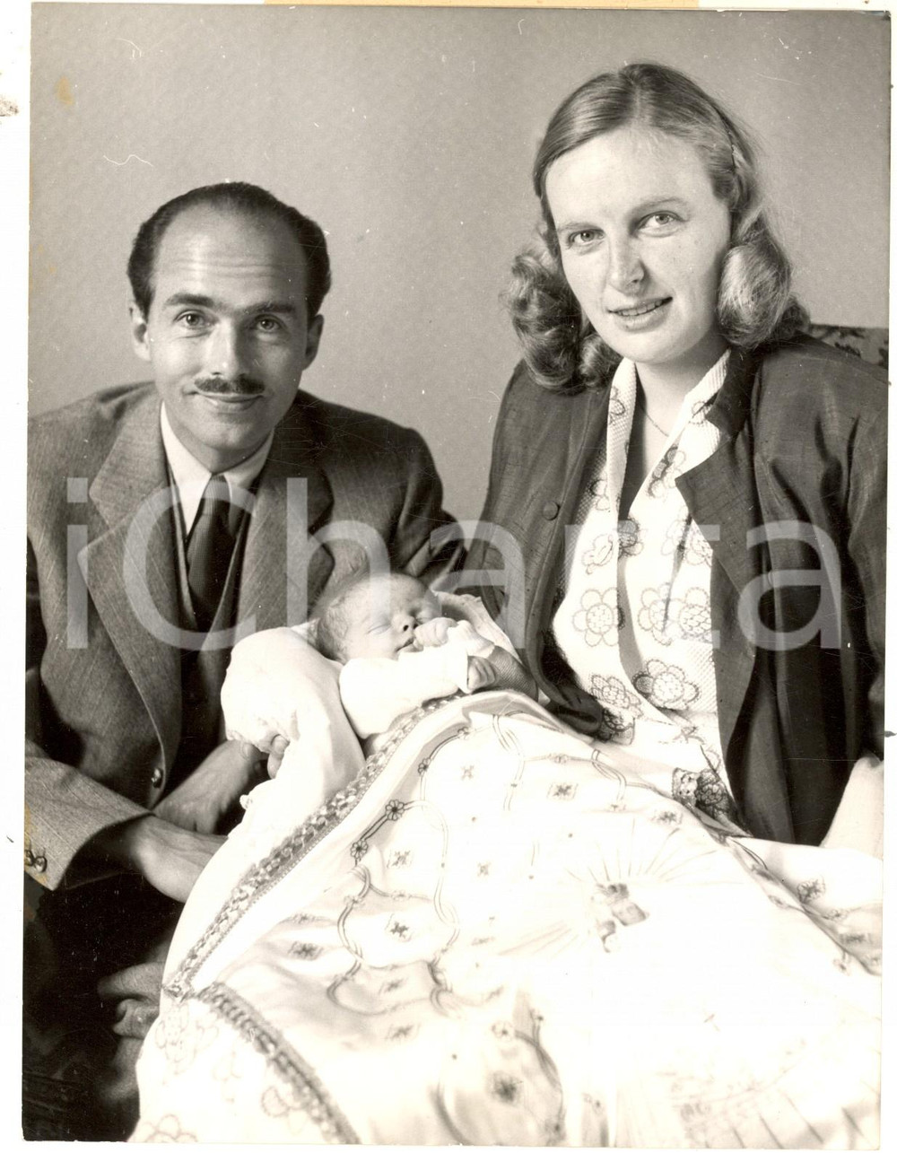 Fotografia d epoca originale 1953 MUNCHEN Otto VON HABSBURG con la moglie Regina e la figlia Andrea Foto 1