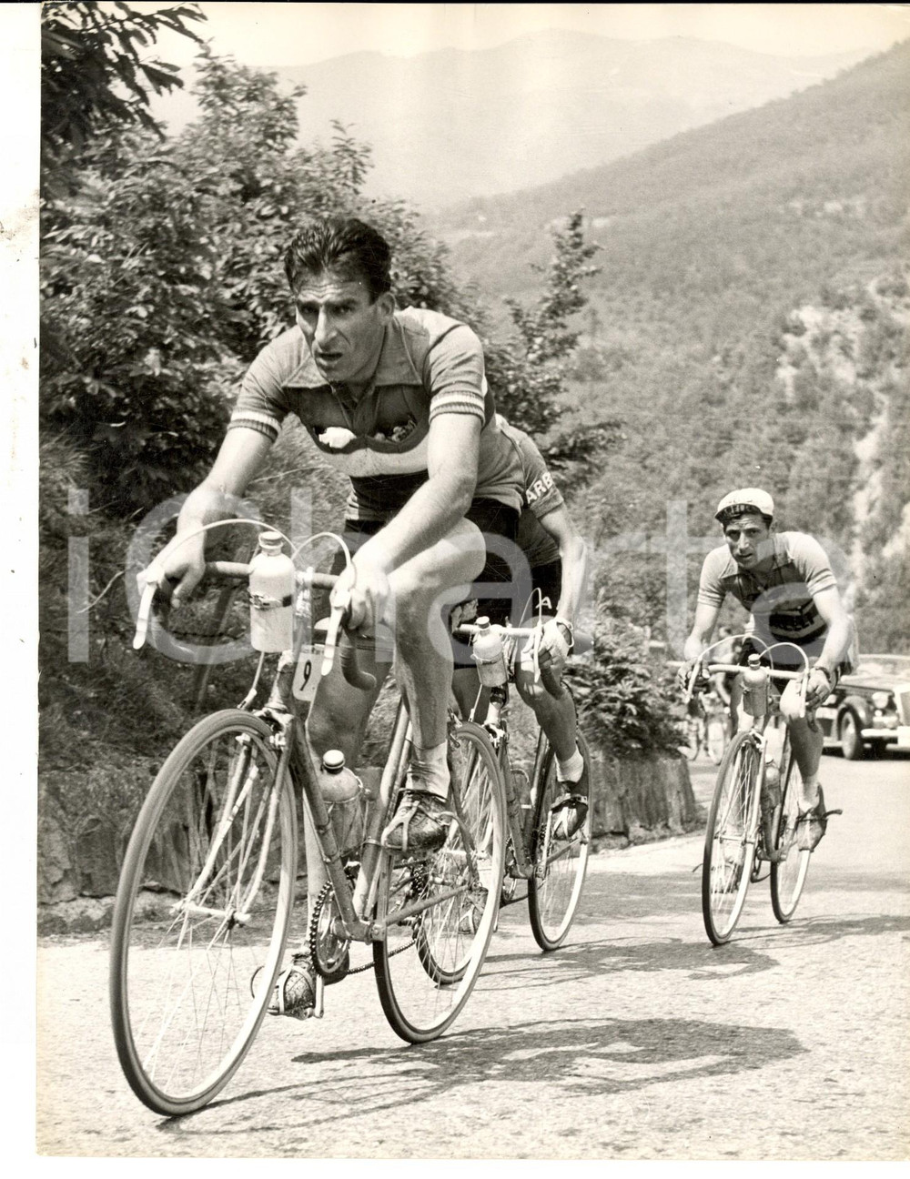 Fotografia d epoca originale 1955 ca CICLISMO GIRO D ITALIA Raphael GEMINIANI sull Abetone Foto 18x24 cm 1