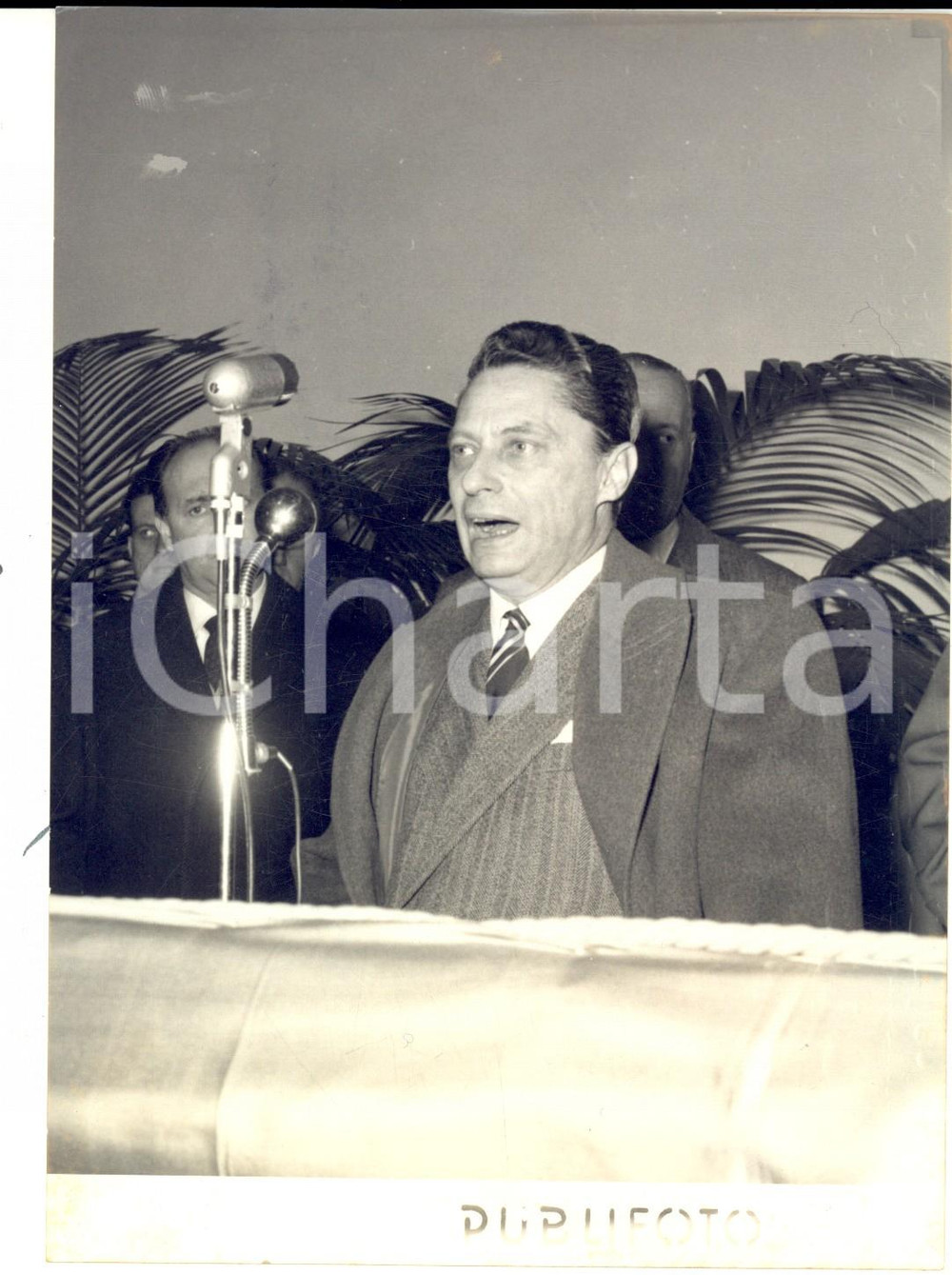 Fotografia d epoca originale 1956 CORTEMAGGIORE Ministro Guido CORTESE visita impianti di degasolinaggio 1