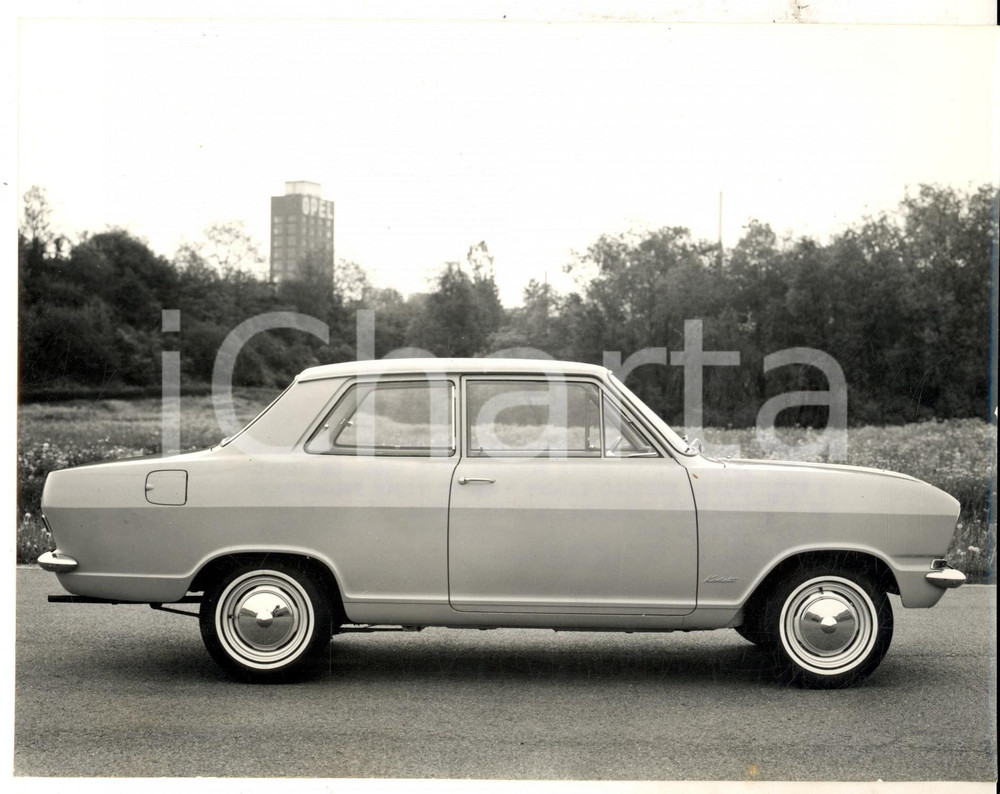 Fotografia d epoca originale 1965 ROMA AUTOMOBILISMO Presentazione nuova OPEL KADETT 110 L Foto 24x18 1