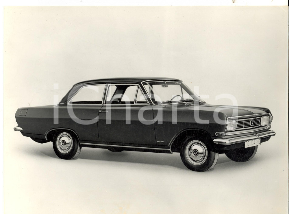 Fotografia d epoca originale 1965 GENERAL MOTORS ITALIA  La nuova OPEL REKORD Foto reportage 24x18 cm 1