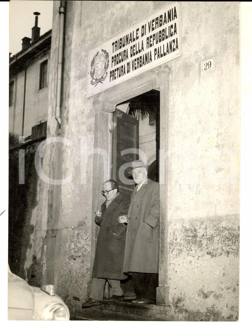 Fotografia d epoca originale 1958 VERBANIA Caso FENAROLI  Il teste LASSO all uscita dal tribunale Foto 1