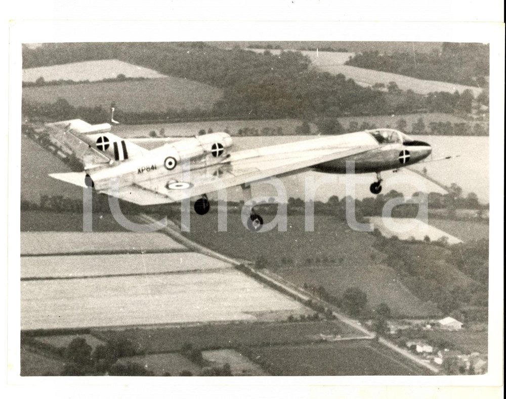 Fotografia d epoca originale 1961 ROYAL AIR FORCE The HANDLEY PAGE 115 Arrowhead in flight Photo 20x15 cm 1