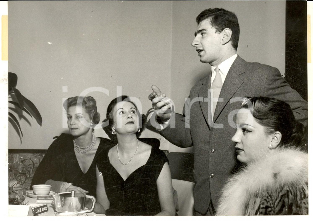 1953 VALDAGNO Conte Paolo MARZOTTO ospita 1° Congresso delle Indossatrici *Foto