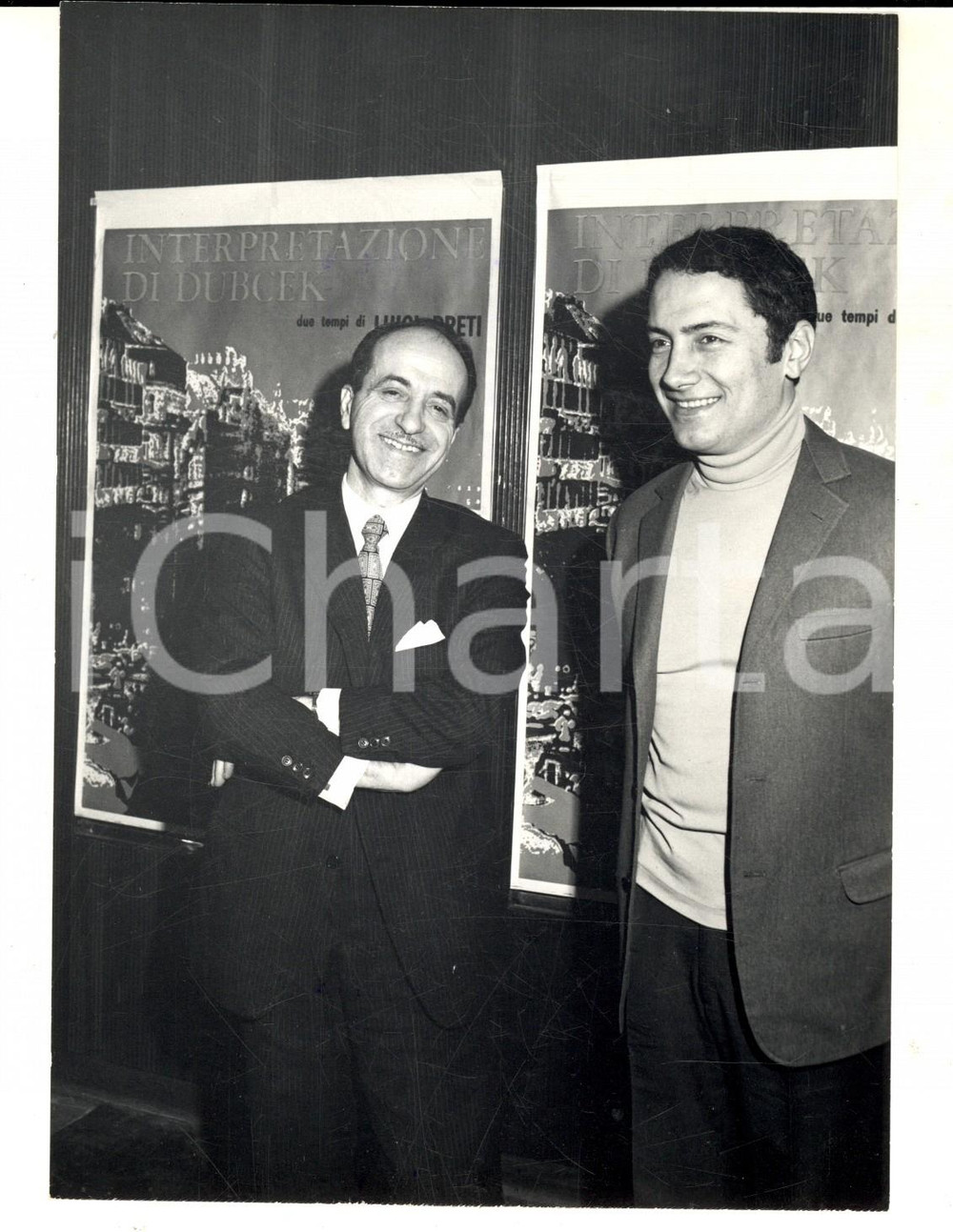 Fotografia d epoca originale 1971 MILANO Luigi PRETI con Davide MONTEMURRI per Interpretazione di Dubcek 1