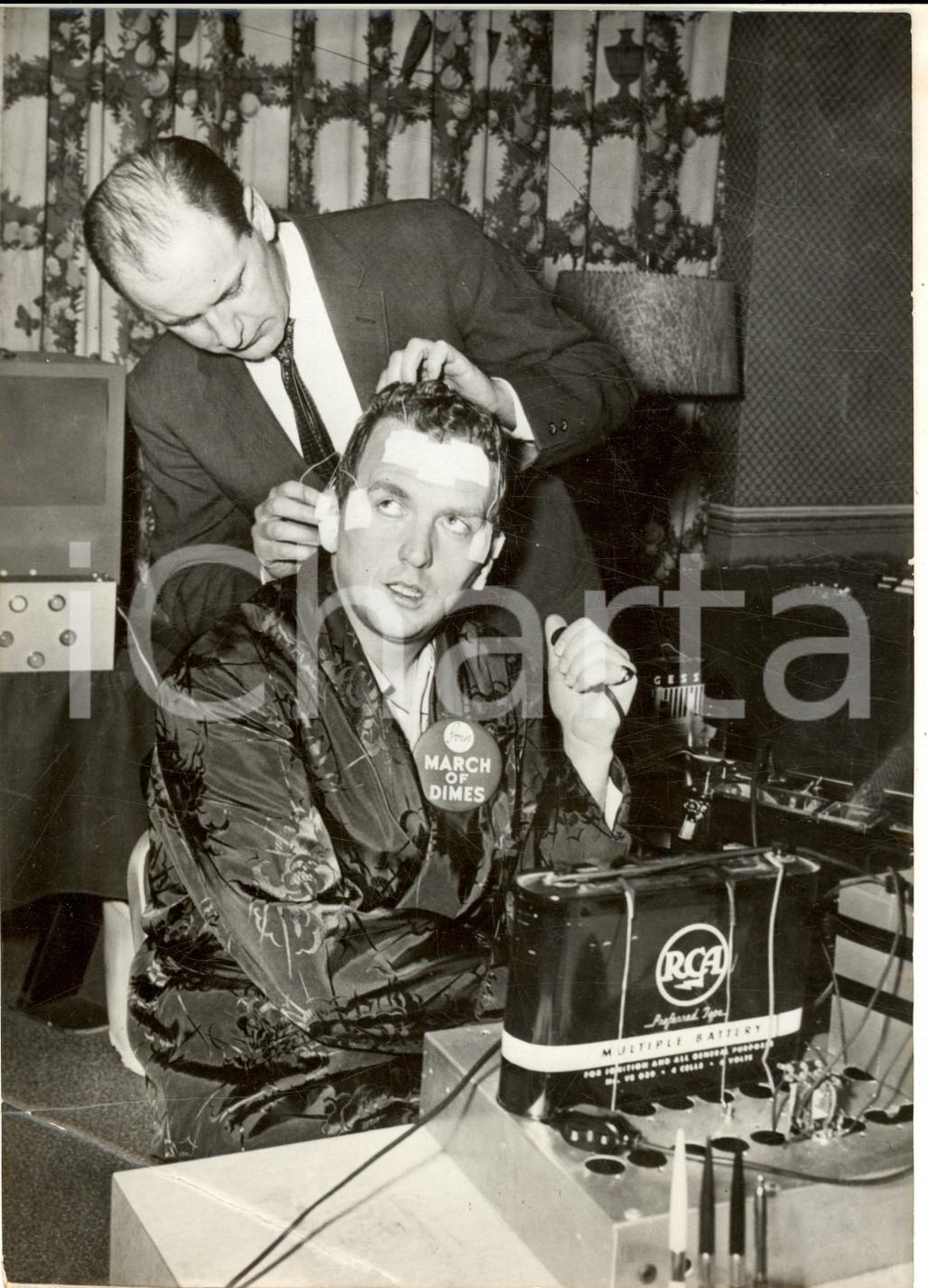 Fotografia d epoca originale 1959 NEW YORK Peter TRIPP durante l esperimento di privazione del sonno Foto 1