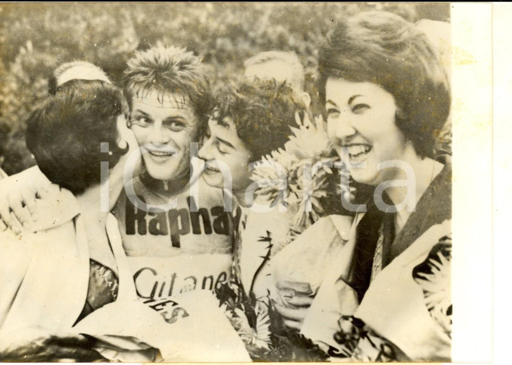 Fotografia d epoca originale 1960 CICLISMO PARISTOURS Festa per il vincitore Johannes DE HAAN Foto 18x14 1