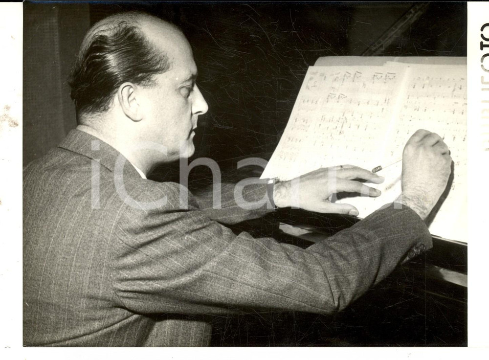 Fotografia d epoca originale 1956 NAPOLI IVÂ° Festival Canzone Napolentana  Il maestro Luigi VINCI al lavoro 1
