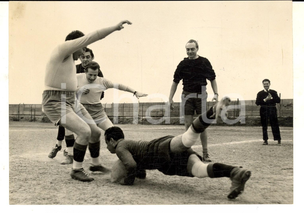 Fotografia d epoca originale 1953 TORINO CALCIO CANTANTI Parata nell allenamento per ANGELINISAVINA Foto 1
