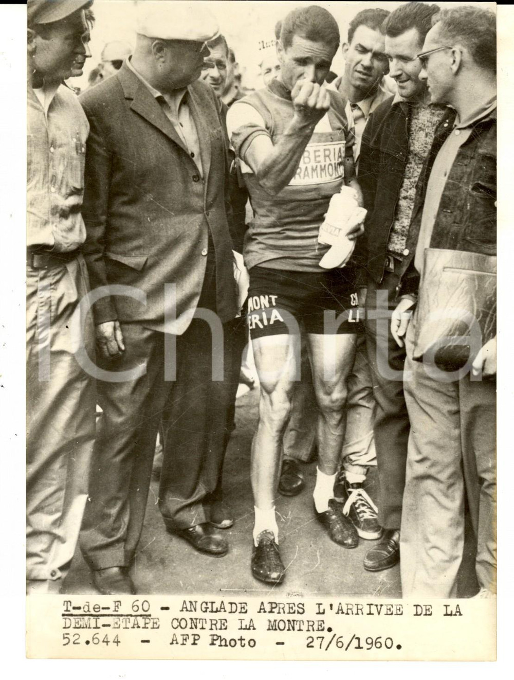 Fotografia d epoca originale 1960 CICLISMO TOUR DE FRANCE Henri ANGLADE dopo la prova a cronometro Foto 1