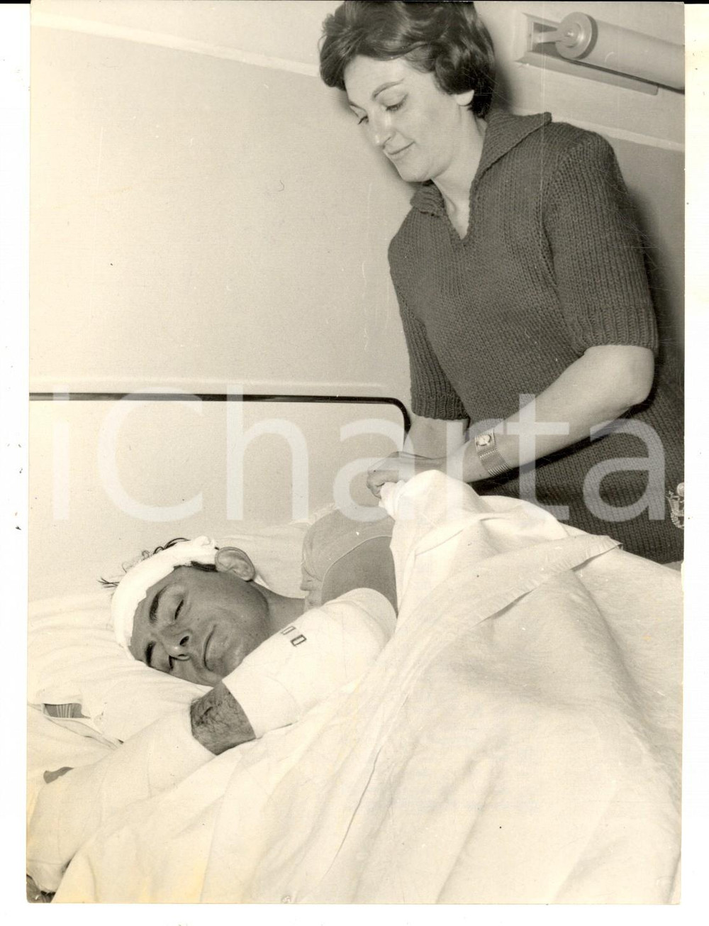 Fotografia d epoca originale 1959 SPINETTA MARENGO Fausto COPPI in ospedale assisito dalla Dama Bianca Foto 1